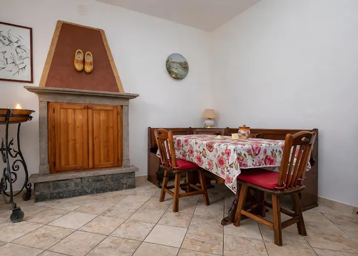 Casa Curti 1 Appartement *