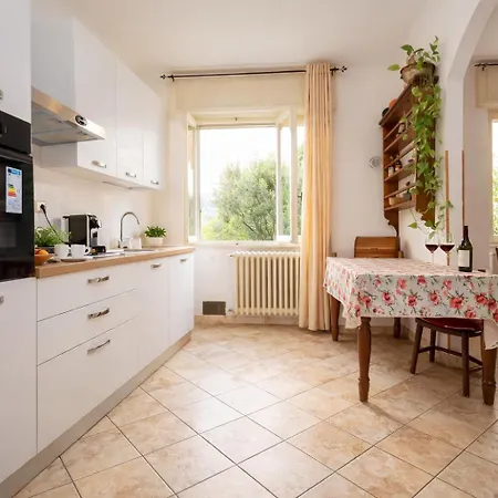 Apartment Casa Curti 1 *