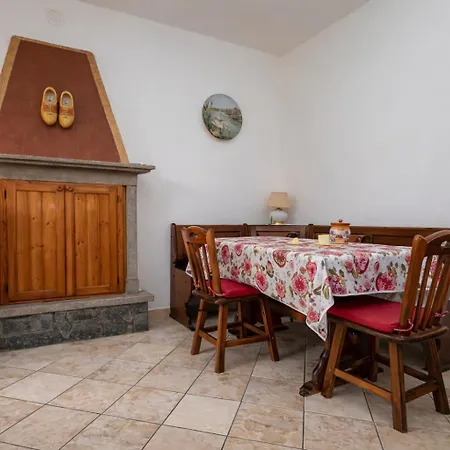 Casa Curti 1 Apartment *